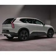 Volvo EX60, la svolta elettrica tra prestazioni e vocazione da stradista