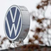 Tagli, riconversioni industriali e proteste: la crisi Volkswagen preoccupa l'Europa