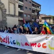 La guerra e l'inganno del falso realismo