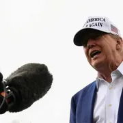 Negli Usa arriva la selezione etnica: Trump spalanca le porte solo ai sudafricani bianchi