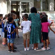 Troppo caldo a scuola, il Ministero corre ai ripari