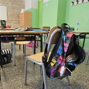 A scuola lavorano 200mila supplenti, ma la denatalità elimina tanti posti per i docenti