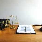 Le sentenze, la piazza e la giustizia in nome del popolo
