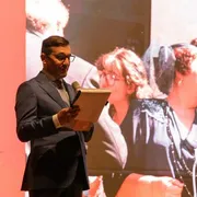 Giuseppe, l'orfano di femminicidio che ora fa studiare i ragazzi come lui