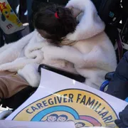 Presidio a Piazza Santi Apostoli a Roma organizzato dalle associazioni dei caregiver familiari