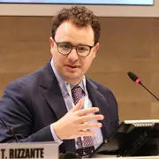Sicurezza o partita di potere? Cosa c'è (davvero) dietro alla frenata dei giganti della SiIicon Valley sull'IA