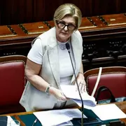 Generazioni a confronto: i professionisti invecchiano e i giovani pagano il conto
