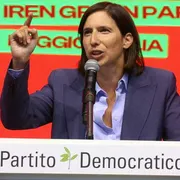 Primarie e riarmo dell'Ucraina: Schlein e Conte duellano a distanza