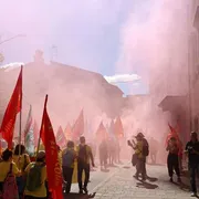 Electrolux, la dismissione silenziosa è ripartita dalle Marche (tra le proteste)