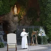 Papa, l'1 ottobre il Rosario per la pace con i bambini