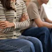 Prendiamo per mano i giovani che non si sentono abbastanza