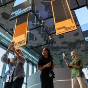 Case smart, strade intelligenti e IA in corsia: il futuro tech è in vetrina