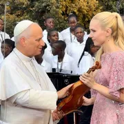 Anastasiya Petryshak: «A Kiev suono per la pace col violino benedetto dal Papa»