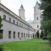 Un prete è stato ucciso in un'abbazia, quattro persone sono state ferite: la Polonia è sotto choc