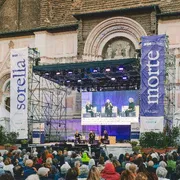 Zuppi al Festival Francescano: «No alle armi, costruiamo ospedali!»