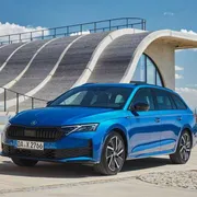 L’ultima roccaforte delle familiari: Skoda Octavia sfida l'era dei Suv e compie 30 anni