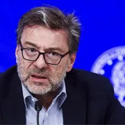 Dal Cdm un Documento di finanza pubblica «prudente». Ridotto lo scostamento per la difesa