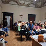A Genova tra affitti cari, lavori poveri e azzardo. Una rete per non affondare