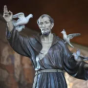 La statua di San Francesco nella parrocchia dedicata al Poverello di Assisi a Termoli / STEFANO LEONE