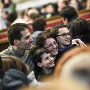 Dieci anni sui passi di “Amoris laetitia”. Così la Chiesa mette al centro la famiglia