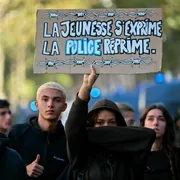Ishak, Lola, Zoé: in corteo a Saint-Denis con i liceali ribelli delle periferie francesi