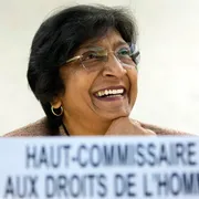 Nobel per la pace a Navi Pillay, la giudice che persegue i crimini di guerra