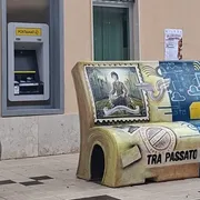 Un Atm "riaccende" un paese di 468 abitanti: «Finalmente possiamo prelevare nel nostro Comune»