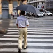 Il nuovo Codice della strada tocca anche i pedoni: ecco le nuove norme per chi attraversa
