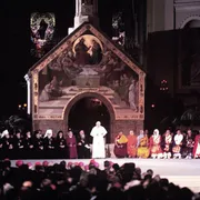 Assisi, 40 anni dopo: «Il coraggio dello stare insieme ci ispiri in questa età della forza»