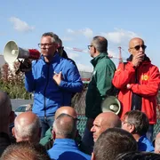 Voci intorno alla grande fabbrica. «L'ex Ilva chiusa sarebbe una bomba sociale»