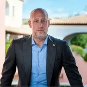 Turismo e commercio cercano personale