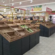 La rivolta dei Tir sale al Centro: primi vuoti sui banchi del fresco