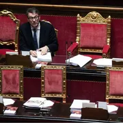 Prime notizie dalla Manovra: pensioni più lontane e più basse nel 2027