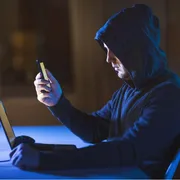 Non lasciamo che i nostri figli diventino burattini
