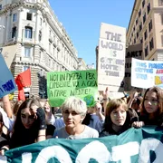 I giovani sono lontani dai luoghi della politica, ma non hanno perso la voglia di impegnarsi