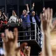 Lula acclamato in piazza a San Paolo dopo la vittoria su Bolsonaro