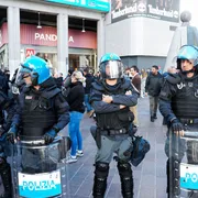 Io, la mia scorta, i disordini in piazza e il rispetto che dobbiamo a chi indossa la divisa