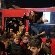 Gli studenti in piazza a Belgrado / REUTERS