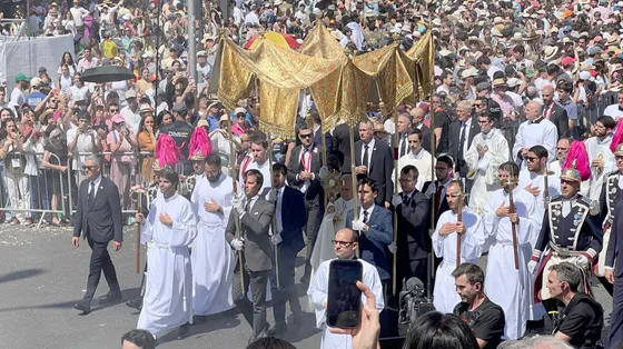 In due milioni con il Papa a Madrid. «Nessuno può inginocchiarsi davanti al Signore e disprezzare il fratello»