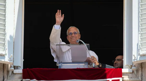 Il Papa: «Dio vede le ferite delle guerre e soffre per noi»