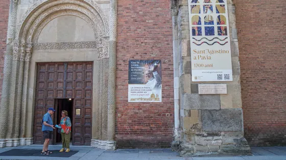 Boom di pellegrini a Pavia. È l'effetto Leone XIV, che oggi visita la città sui passi di sant'Agostino