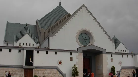 La storia di Borgo Incoronata, salvato dall'alluvione grazie al suo santuario