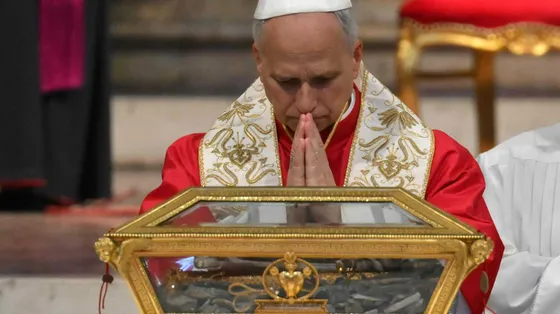 Il Papa a Pavia sui passi di Agostino: «Non si può amare Dio se non si ama il prossimo»