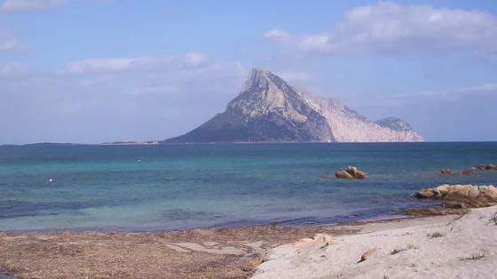 Stop al resort extralusso in Sardegna: e lo scontro Governo-regione diventa un caso
