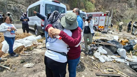 I "familiari-cercatori" nei dirupi del Messico per i figli desaparecidos