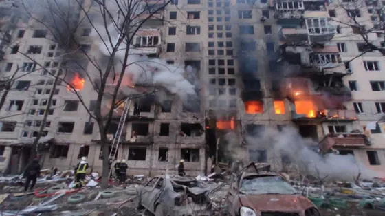 Attacco massiccio su Kiev: almeno dieci morti tra i civili