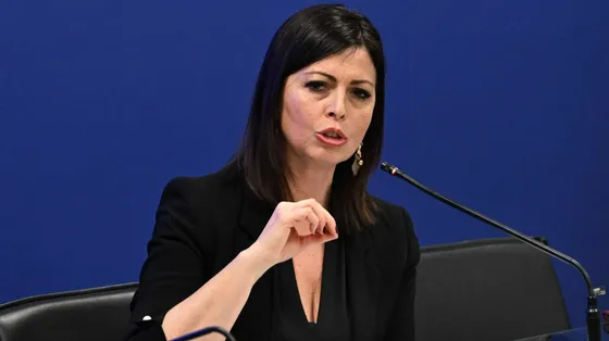 Usare la Rai come arma elettorale è l'ultima tentazione della politica