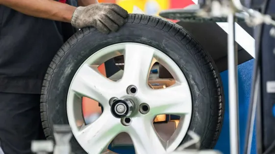 Un'auto su quattro parte per le vacanze con pneumatici non a norma