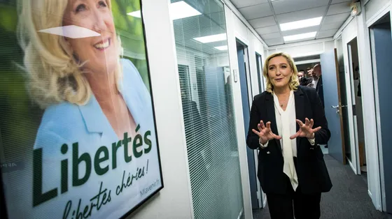 Da Sarkozy a Le Pen, così l'onda lunga dei populisti in Francia ha travolto i moderati