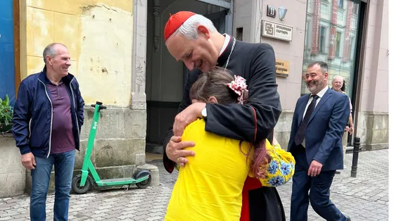 Zuppi a Kiev e la sua preghiera per i «costruttori di pace» in Ucraina